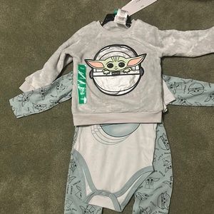 Star Wars 4 piece “Baby Yoda” outfit